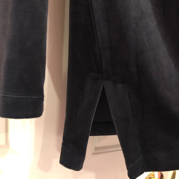 Pure Jill J. Jill Velour Top Black Size MP  NWT Cut Neck Line - Picture 4 of 5